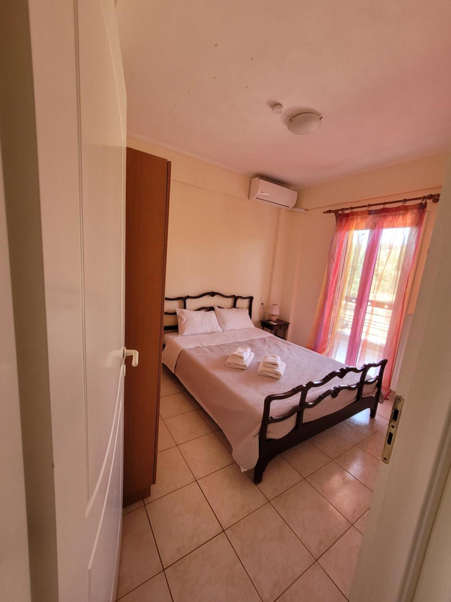 Ostria Seaside Apartments Patras Exterior foto